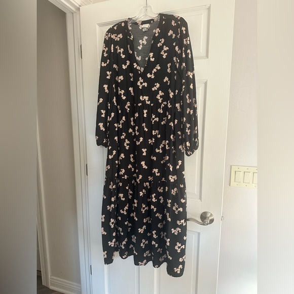 Target: A New Day Black and White empire waist maxi dress with elastic sleeve - Picture 2 of 5